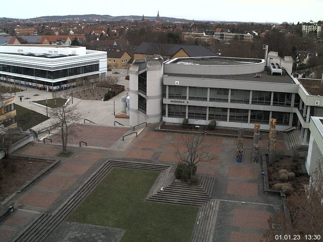 Foto der Webcam: Verwaltungsgebäude, Innenhof mit Audimax, Hörsaal-Gebäude 1