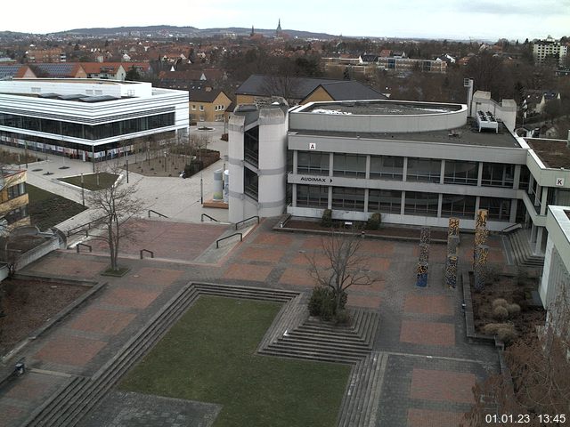 Foto der Webcam: Verwaltungsgebäude, Innenhof mit Audimax, Hörsaal-Gebäude 1