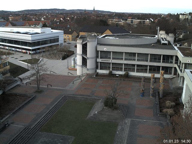 Foto der Webcam: Verwaltungsgebäude, Innenhof mit Audimax, Hörsaal-Gebäude 1