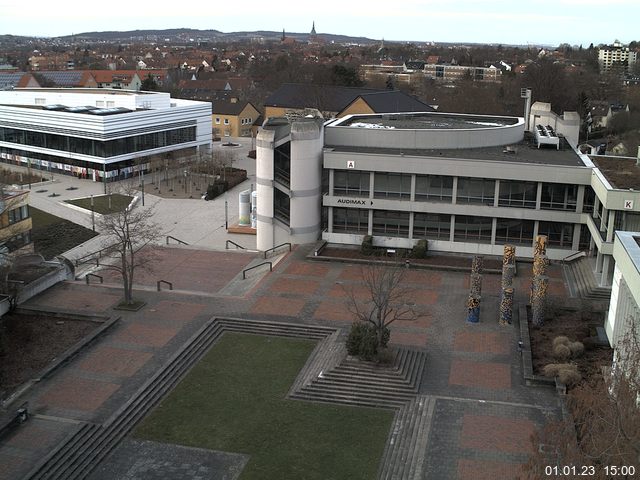 Foto der Webcam: Verwaltungsgebäude, Innenhof mit Audimax, Hörsaal-Gebäude 1