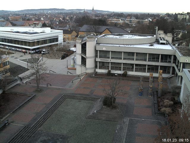 Foto der Webcam: Verwaltungsgebäude, Innenhof mit Audimax, Hörsaal-Gebäude 1