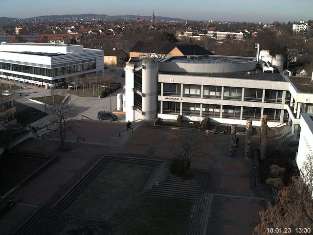 Foto der Webcam: Verwaltungsgebäude, Innenhof mit Audimax, Hörsaal-Gebäude 1