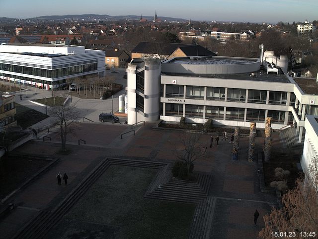 Foto der Webcam: Verwaltungsgebäude, Innenhof mit Audimax, Hörsaal-Gebäude 1