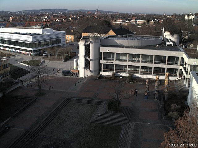 Foto der Webcam: Verwaltungsgebäude, Innenhof mit Audimax, Hörsaal-Gebäude 1