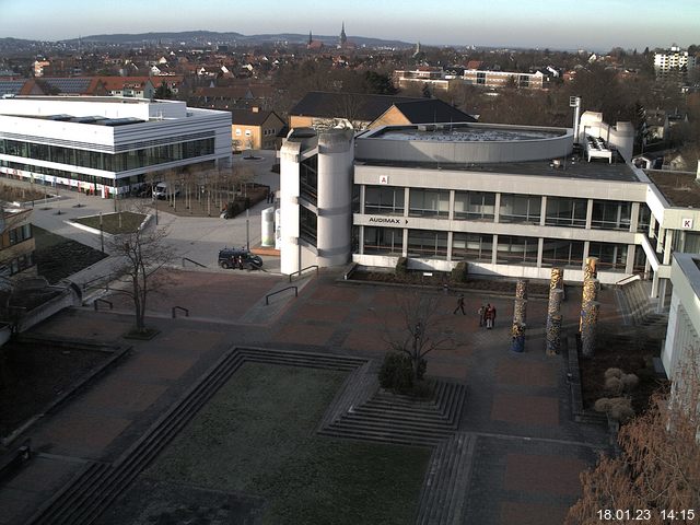 Foto der Webcam: Verwaltungsgebäude, Innenhof mit Audimax, Hörsaal-Gebäude 1