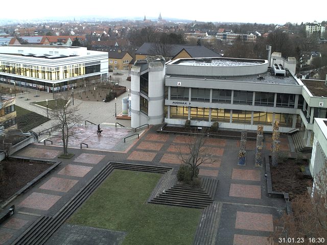 Foto der Webcam: Verwaltungsgeb&auml;ude, Innenhof mit Audimax, H&ouml;rsaal-Geb&auml;ude 1