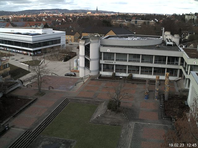 Foto der Webcam: Verwaltungsgebäude, Innenhof mit Audimax, Hörsaal-Gebäude 1