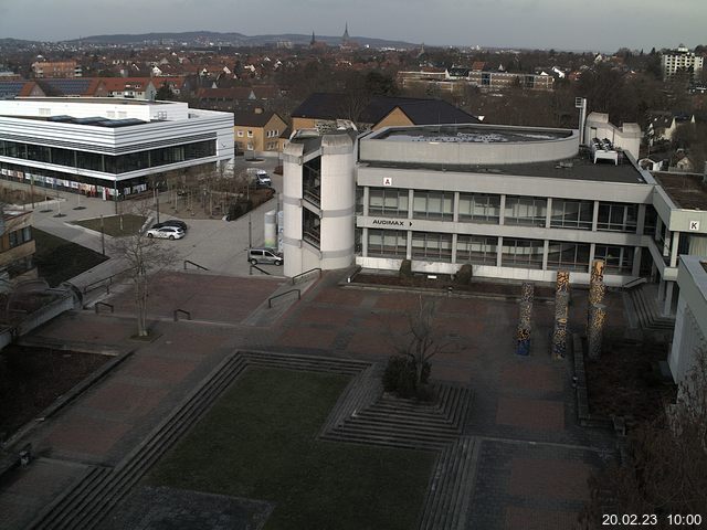 Foto der Webcam: Verwaltungsgebäude, Innenhof mit Audimax, Hörsaal-Gebäude 1