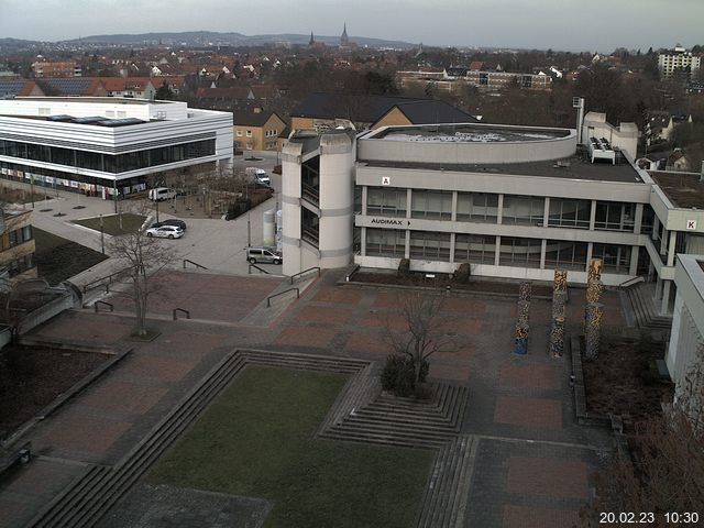 Foto der Webcam: Verwaltungsgebäude, Innenhof mit Audimax, Hörsaal-Gebäude 1