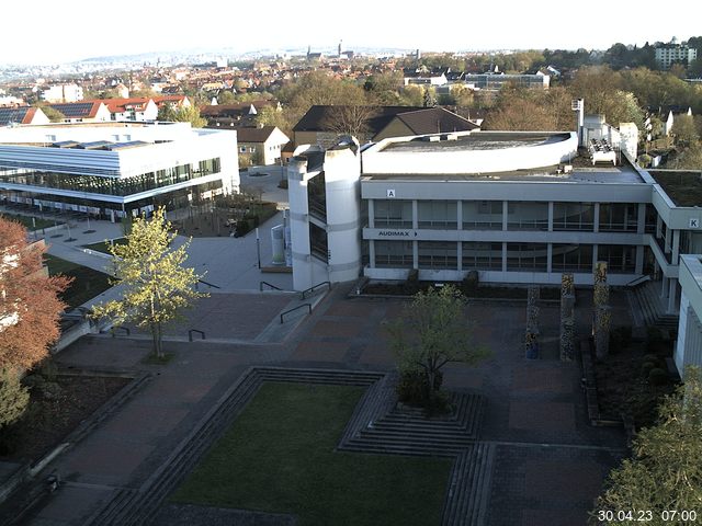 Foto der Webcam: Verwaltungsgeb&auml;ude, Innenhof mit Audimax, H&ouml;rsaal-Geb&auml;ude 1