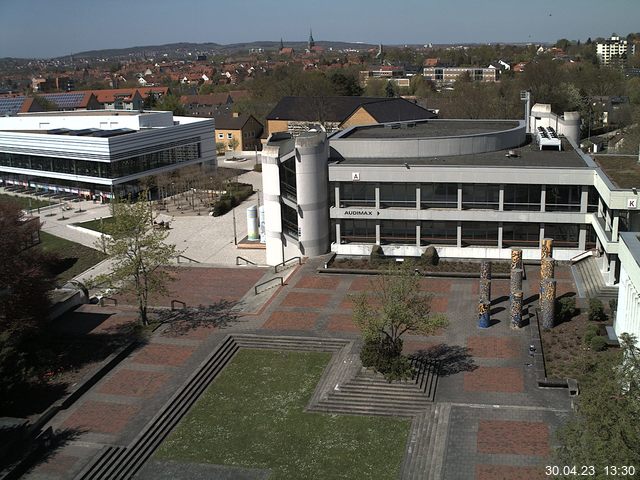 Foto der Webcam: Verwaltungsgebäude, Innenhof mit Audimax, Hörsaal-Gebäude 1