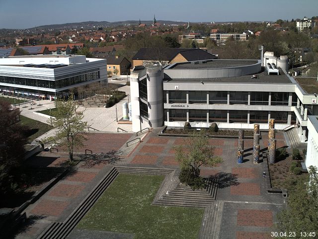 Foto der Webcam: Verwaltungsgebäude, Innenhof mit Audimax, Hörsaal-Gebäude 1