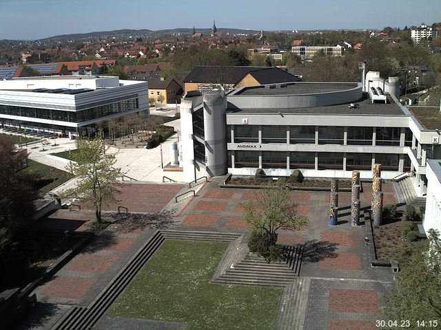 Foto der Webcam: Verwaltungsgebäude, Innenhof mit Audimax, Hörsaal-Gebäude 1