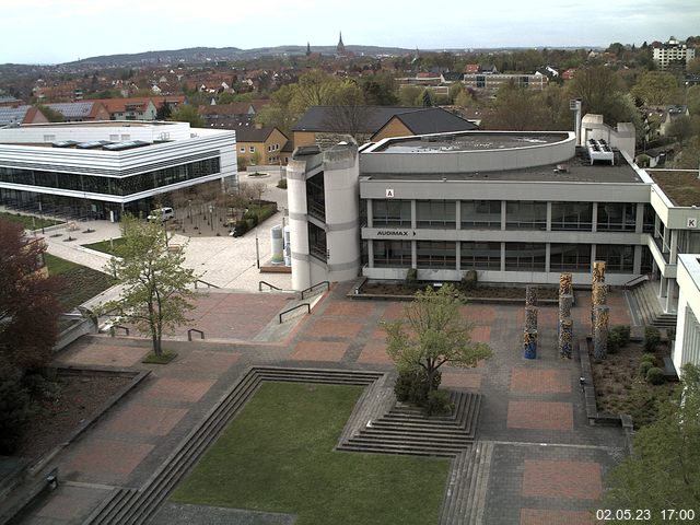 Foto der Webcam: Verwaltungsgebäude, Innenhof mit Audimax, Hörsaal-Gebäude 1