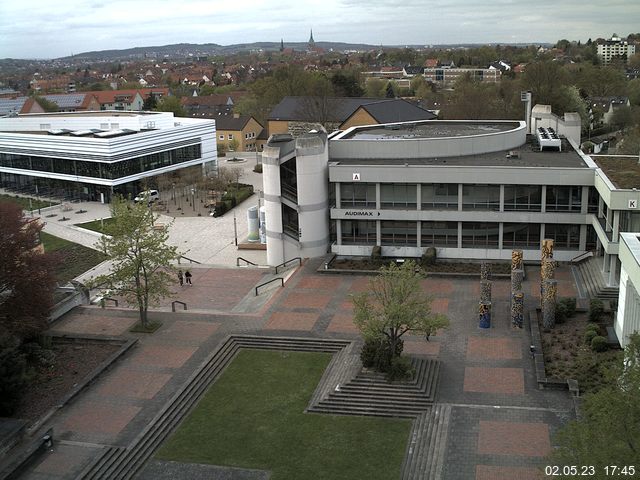 Foto der Webcam: Verwaltungsgebäude, Innenhof mit Audimax, Hörsaal-Gebäude 1