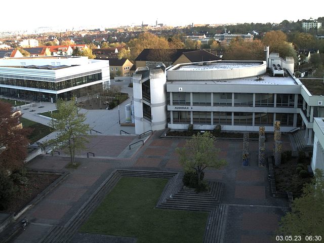 Foto der Webcam: Verwaltungsgeb&auml;ude, Innenhof mit Audimax, H&ouml;rsaal-Geb&auml;ude 1
