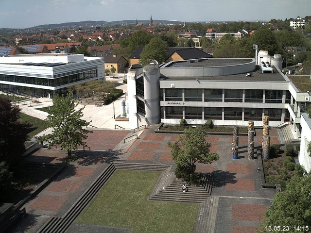 Foto der Webcam: Verwaltungsgebäude, Innenhof mit Audimax, Hörsaal-Gebäude 1