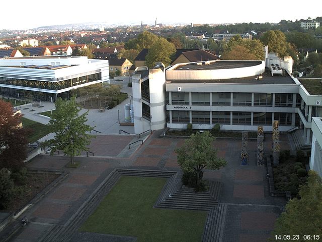 Foto der Webcam: Verwaltungsgeb&auml;ude, Innenhof mit Audimax, H&ouml;rsaal-Geb&auml;ude 1