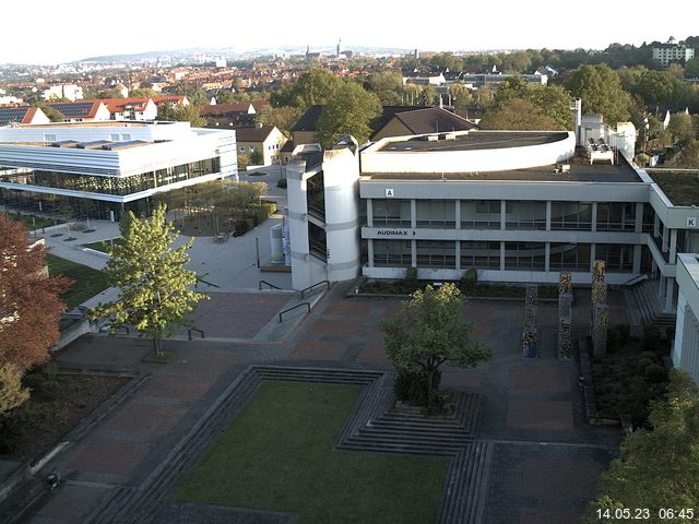 Foto der Webcam: Verwaltungsgeb&auml;ude, Innenhof mit Audimax, H&ouml;rsaal-Geb&auml;ude 1