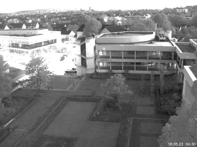 Foto der Webcam: Verwaltungsgebäude, Innenhof mit Audimax, Hörsaal-Gebäude 1