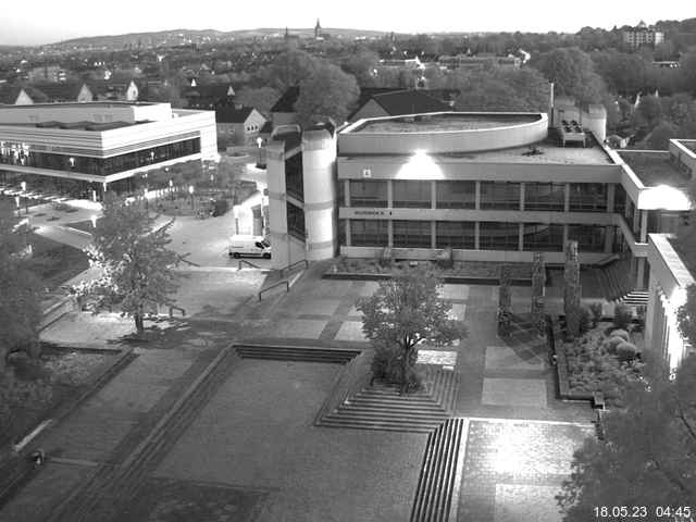 Foto der Webcam: Verwaltungsgebäude, Innenhof mit Audimax, Hörsaal-Gebäude 1