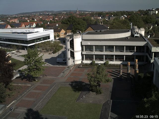 Foto der Webcam: Verwaltungsgebäude, Innenhof mit Audimax, Hörsaal-Gebäude 1