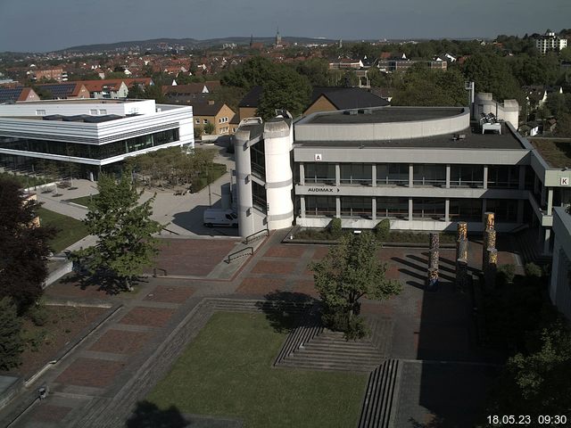 Foto der Webcam: Verwaltungsgebäude, Innenhof mit Audimax, Hörsaal-Gebäude 1