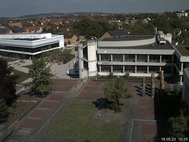 Foto der Webcam: Verwaltungsgebäude, Innenhof mit Audimax, Hörsaal-Gebäude 1