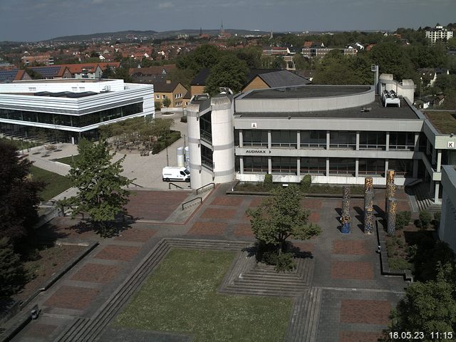 Foto der Webcam: Verwaltungsgebäude, Innenhof mit Audimax, Hörsaal-Gebäude 1