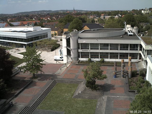 Foto der Webcam: Verwaltungsgebäude, Innenhof mit Audimax, Hörsaal-Gebäude 1