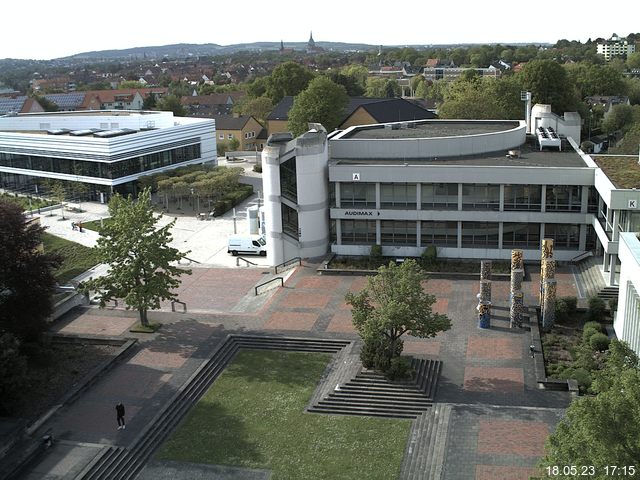 Foto der Webcam: Verwaltungsgebäude, Innenhof mit Audimax, Hörsaal-Gebäude 1