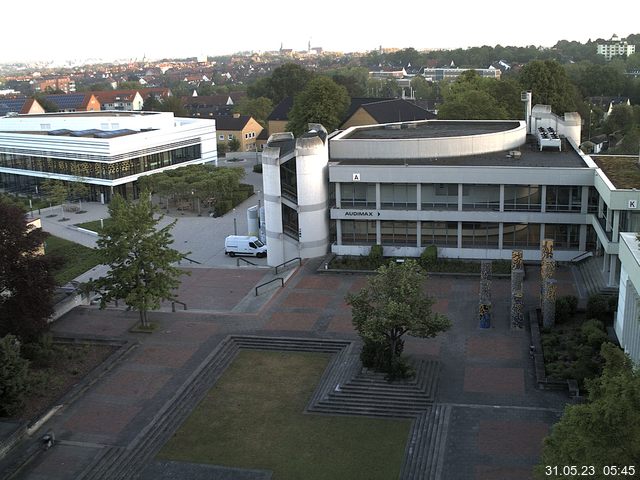 Foto der Webcam: Verwaltungsgeb&auml;ude, Innenhof mit Audimax, H&ouml;rsaal-Geb&auml;ude 1