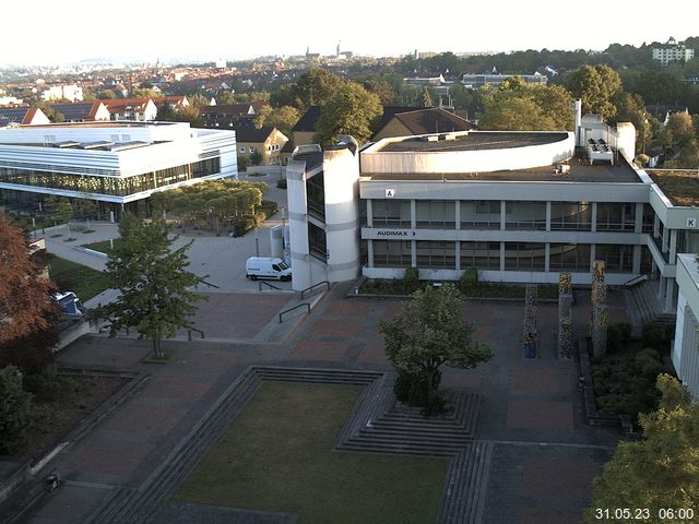Foto der Webcam: Verwaltungsgeb&auml;ude, Innenhof mit Audimax, H&ouml;rsaal-Geb&auml;ude 1