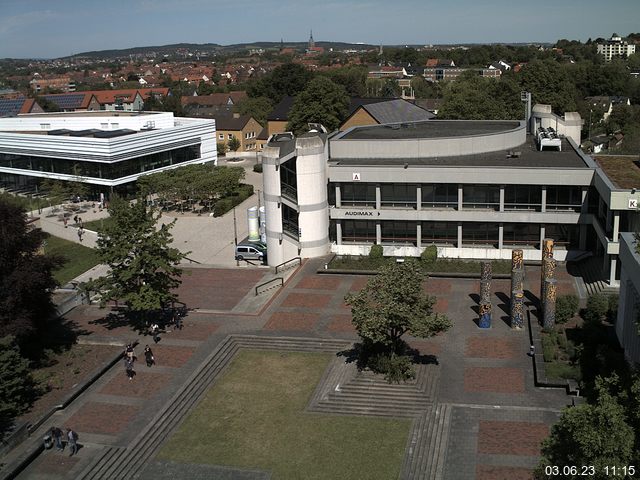 Foto der Webcam: Verwaltungsgebäude, Innenhof mit Audimax, Hörsaal-Gebäude 1