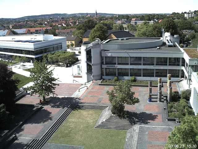 Foto der Webcam: Verwaltungsgebäude, Innenhof mit Audimax, Hörsaal-Gebäude 1