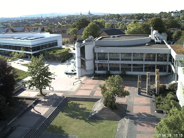Foto der Webcam: Verwaltungsgeb&auml;ude, Innenhof mit Audimax, H&ouml;rsaal-Geb&auml;ude 1