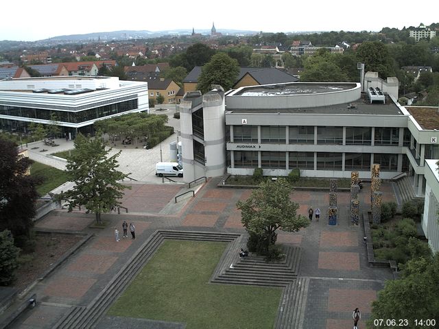 Foto der Webcam: Verwaltungsgebäude, Innenhof mit Audimax, Hörsaal-Gebäude 1