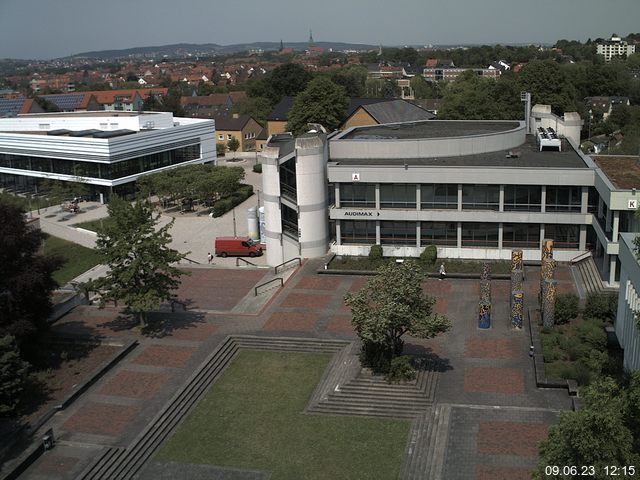 Foto der Webcam: Verwaltungsgebäude, Innenhof mit Audimax, Hörsaal-Gebäude 1