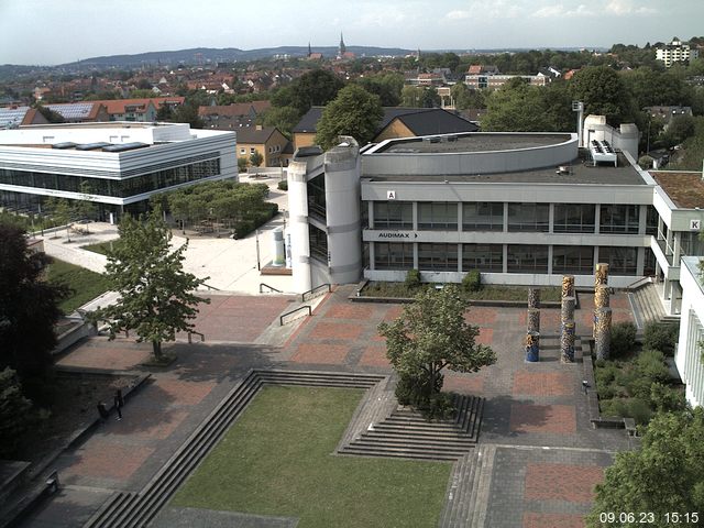 Foto der Webcam: Verwaltungsgebäude, Innenhof mit Audimax, Hörsaal-Gebäude 1