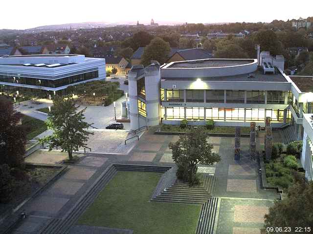 Foto der Webcam: Verwaltungsgebäude, Innenhof mit Audimax, Hörsaal-Gebäude 1