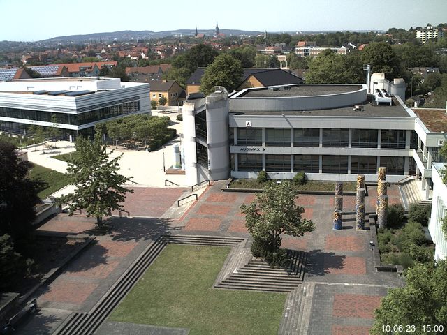 Foto der Webcam: Verwaltungsgebäude, Innenhof mit Audimax, Hörsaal-Gebäude 1