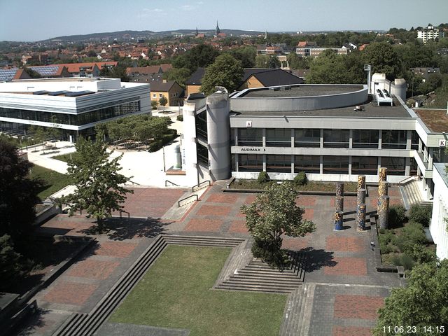 Foto der Webcam: Verwaltungsgebäude, Innenhof mit Audimax, Hörsaal-Gebäude 1