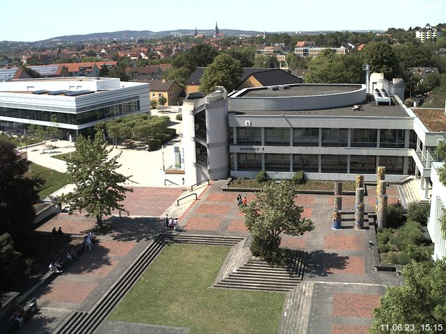 Foto der Webcam: Verwaltungsgebäude, Innenhof mit Audimax, Hörsaal-Gebäude 1