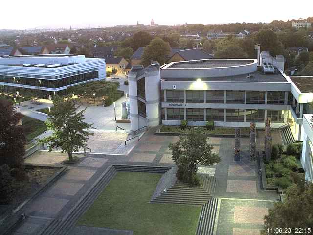 Foto der Webcam: Verwaltungsgebäude, Innenhof mit Audimax, Hörsaal-Gebäude 1