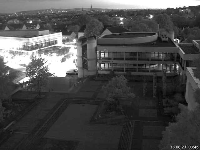 Foto der Webcam: Verwaltungsgebäude, Innenhof mit Audimax, Hörsaal-Gebäude 1