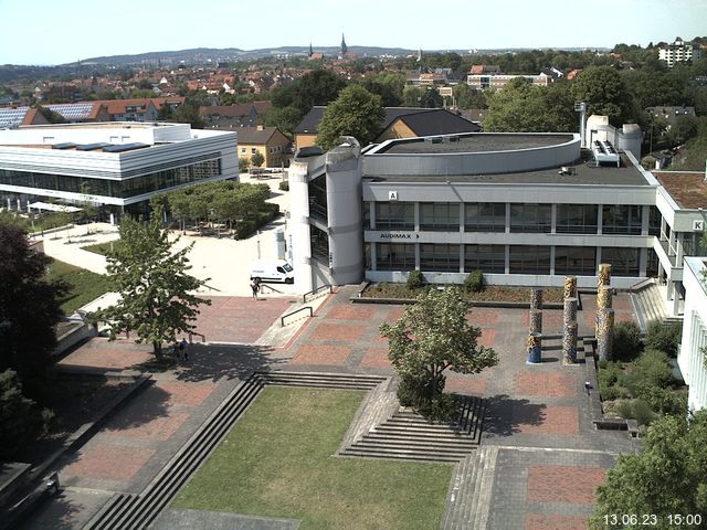 Foto der Webcam: Verwaltungsgebäude, Innenhof mit Audimax, Hörsaal-Gebäude 1