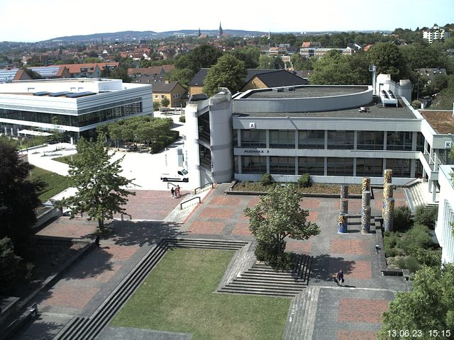 Foto der Webcam: Verwaltungsgebäude, Innenhof mit Audimax, Hörsaal-Gebäude 1