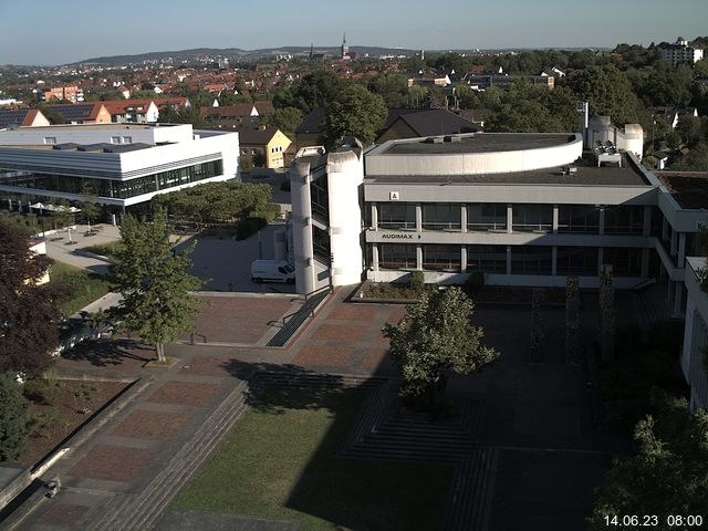 Foto der Webcam: Verwaltungsgebäude, Innenhof mit Audimax, Hörsaal-Gebäude 1