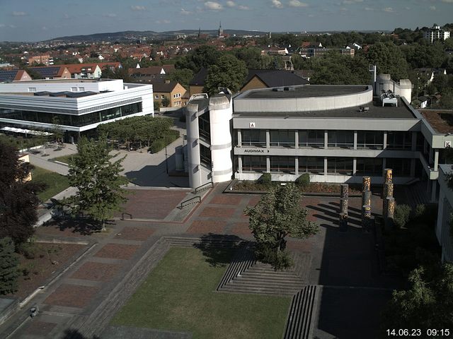 Foto der Webcam: Verwaltungsgebäude, Innenhof mit Audimax, Hörsaal-Gebäude 1