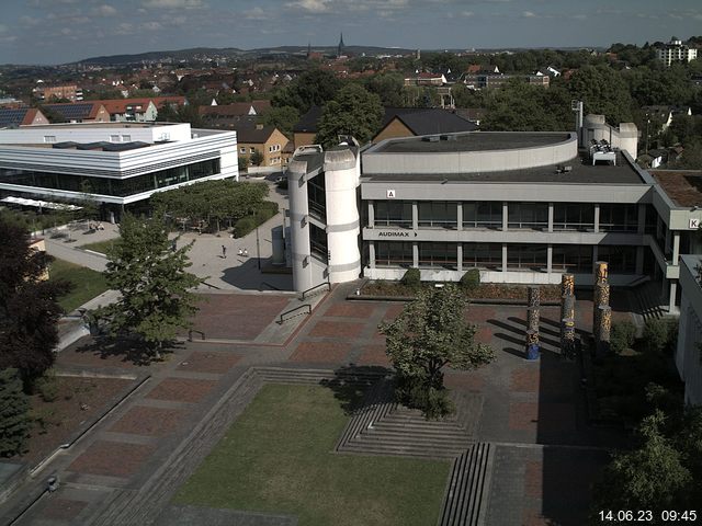 Foto der Webcam: Verwaltungsgebäude, Innenhof mit Audimax, Hörsaal-Gebäude 1